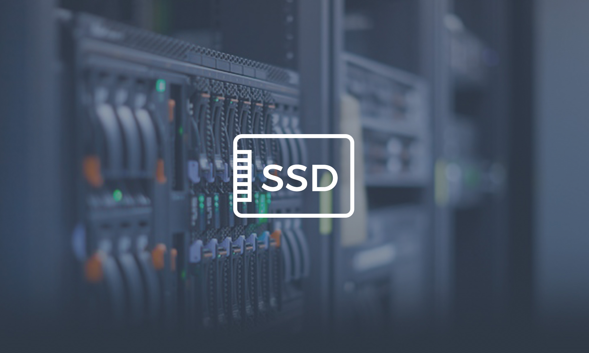 Hosting SSD là dịch vụ lưu trữ website sử dụng ổ cứng thể rắn (Solid State Drive – SSD) để lưu trữ dữ liệu. Khác biệt hoàn toàn với ổ cứng cơ học HDD (Hard Disk Drive) truyền thống vốn dùng đĩa từ quay và đầu đọc di chuyển, SSD sử dụng các chip nhớ flash NAND.